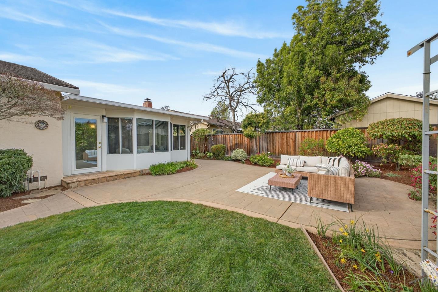 Detail Gallery Image 30 of 45 For 2733 Winfield Dr, Mountain View,  CA 94040 - 4 Beds | 2 Baths