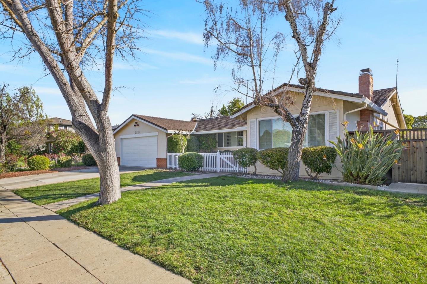 Detail Gallery Image 6 of 45 For 2733 Winfield Dr, Mountain View,  CA 94040 - 4 Beds | 2 Baths