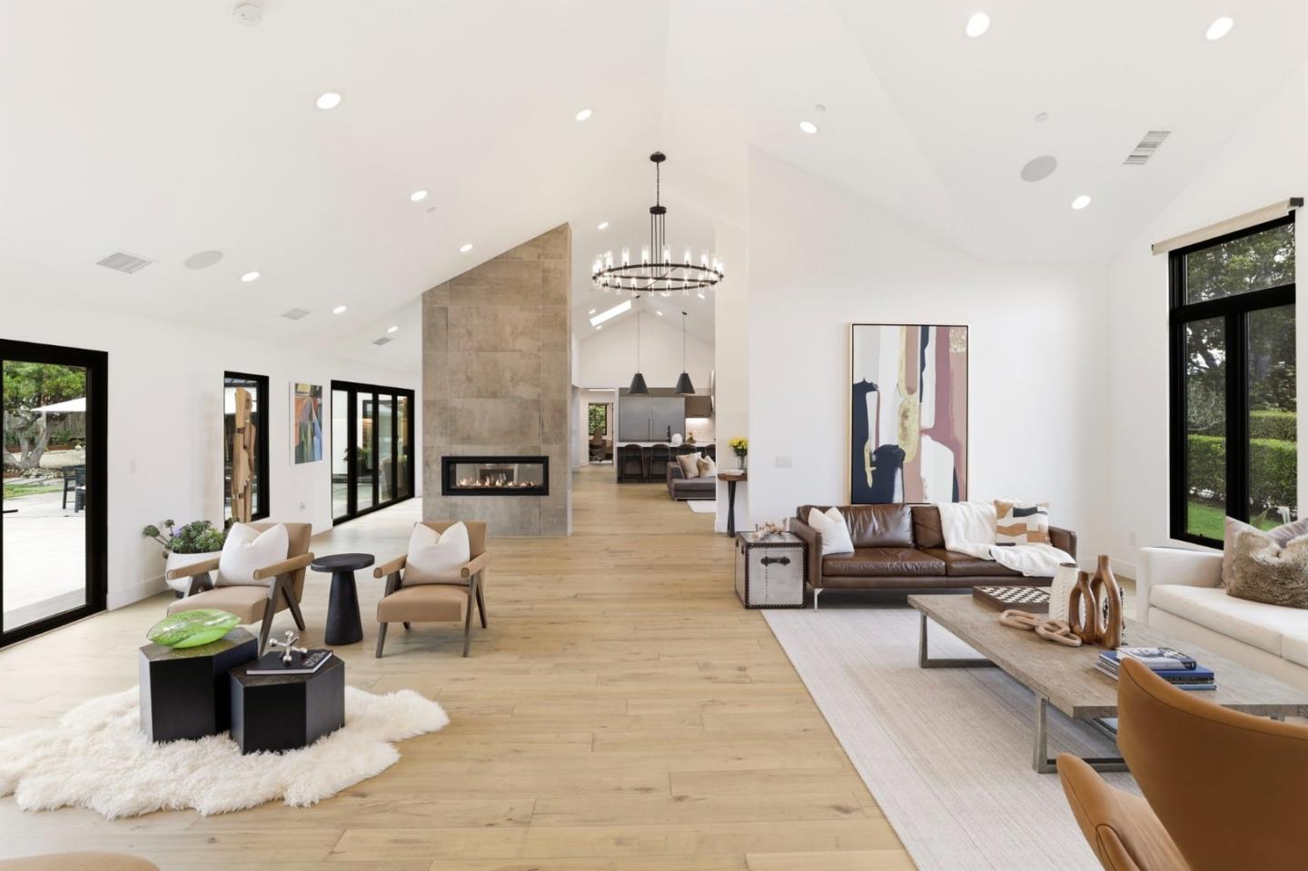 Detail Gallery Image 15 of 43 For 588 Craig Rd, Hillsborough,  CA 94010 - 5 Beds | 5 Baths