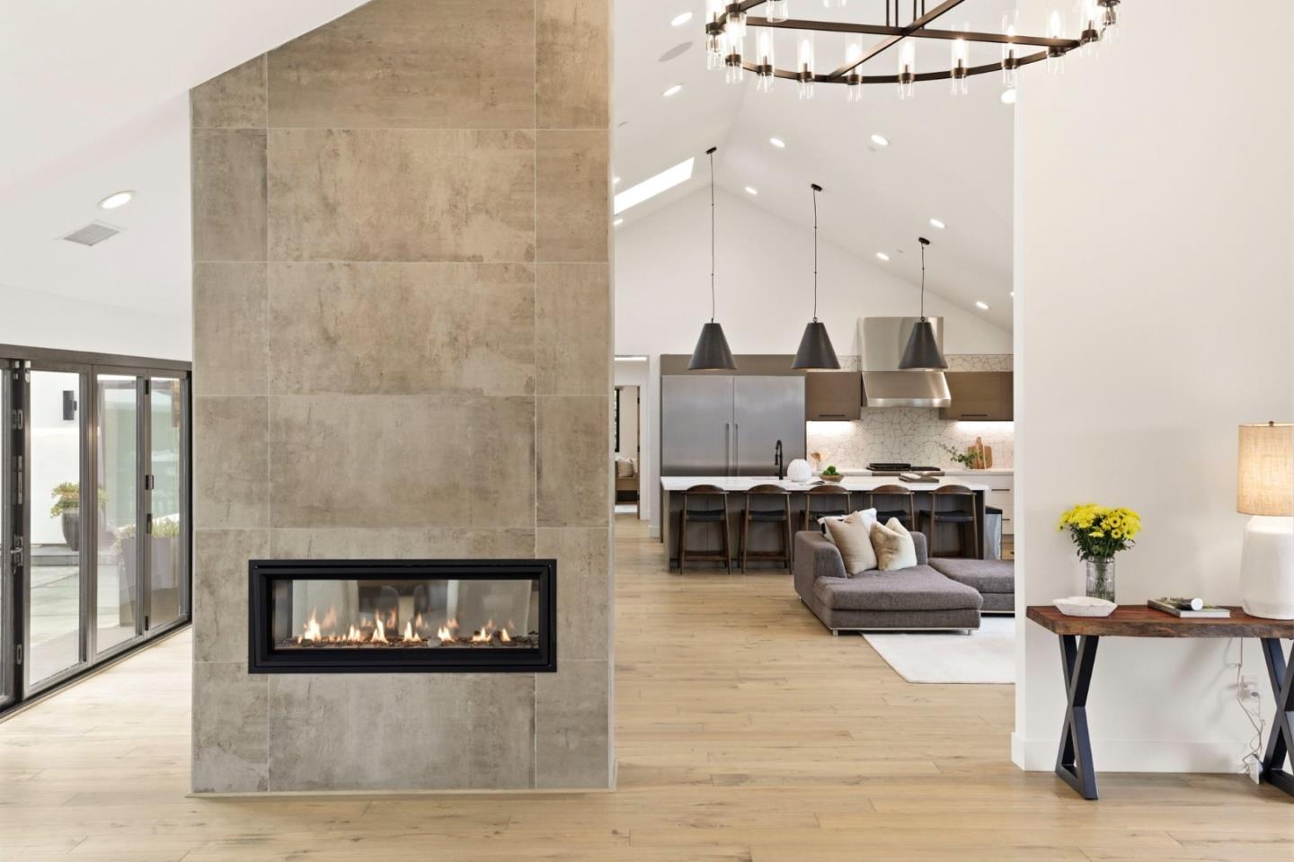 Detail Gallery Image 18 of 43 For 588 Craig Rd, Hillsborough,  CA 94010 - 5 Beds | 5 Baths