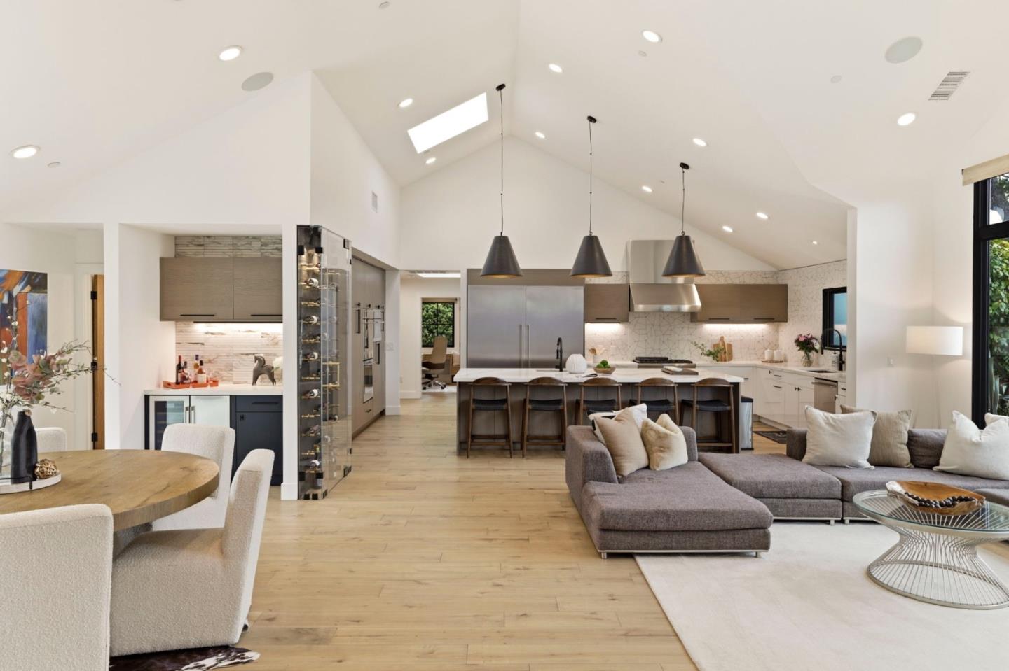 Detail Gallery Image 20 of 43 For 588 Craig Rd, Hillsborough,  CA 94010 - 5 Beds | 5 Baths