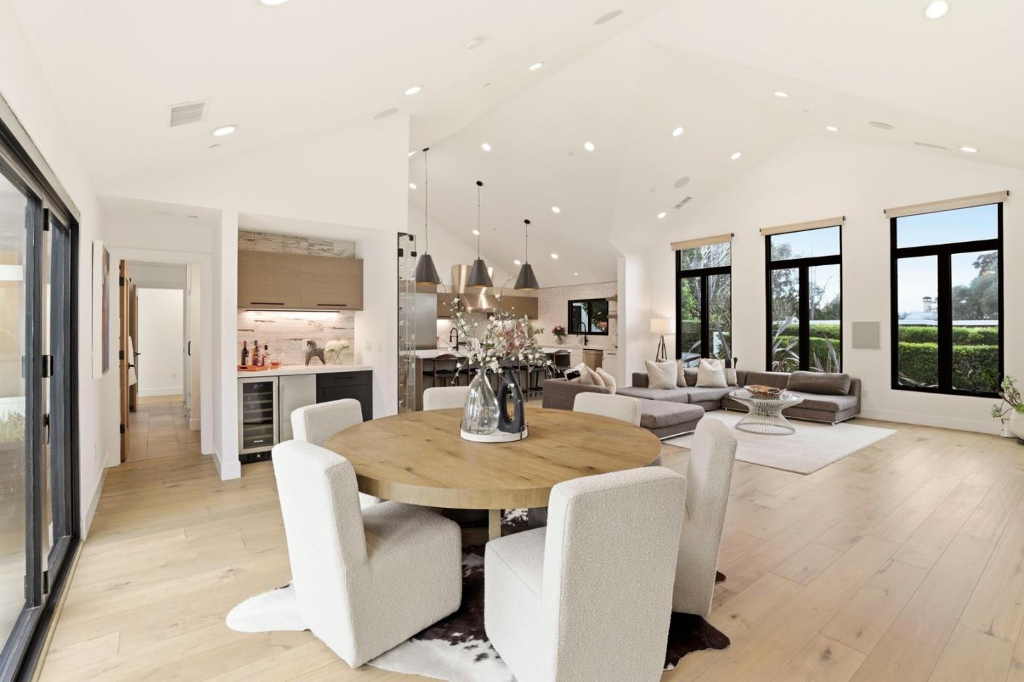 Detail Gallery Image 22 of 43 For 588 Craig Rd, Hillsborough,  CA 94010 - 5 Beds | 5 Baths