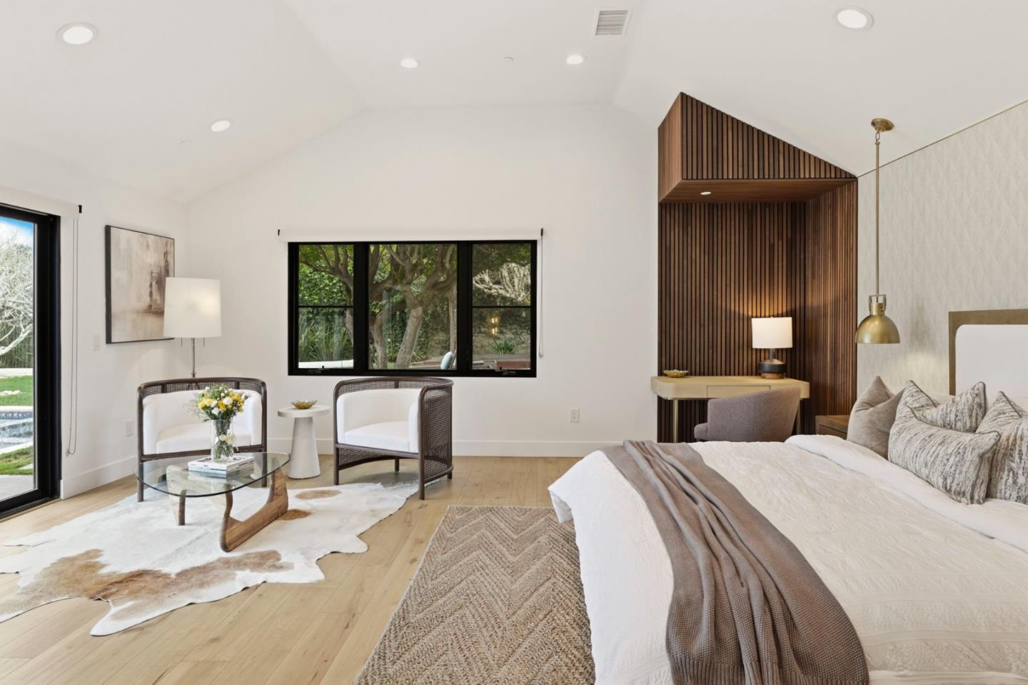 Detail Gallery Image 31 of 43 For 588 Craig Rd, Hillsborough,  CA 94010 - 5 Beds | 5 Baths