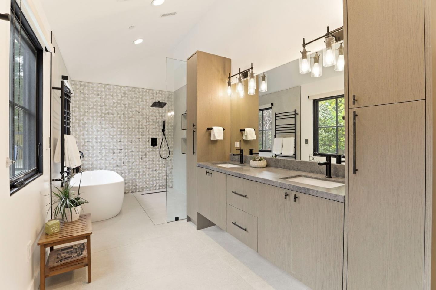 Detail Gallery Image 32 of 43 For 588 Craig Rd, Hillsborough,  CA 94010 - 5 Beds | 5 Baths