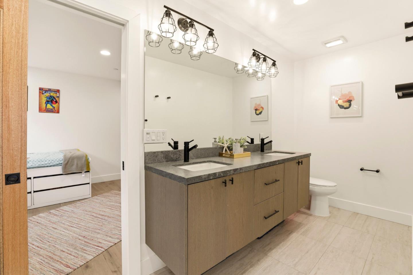 Detail Gallery Image 34 of 43 For 588 Craig Rd, Hillsborough,  CA 94010 - 5 Beds | 5 Baths