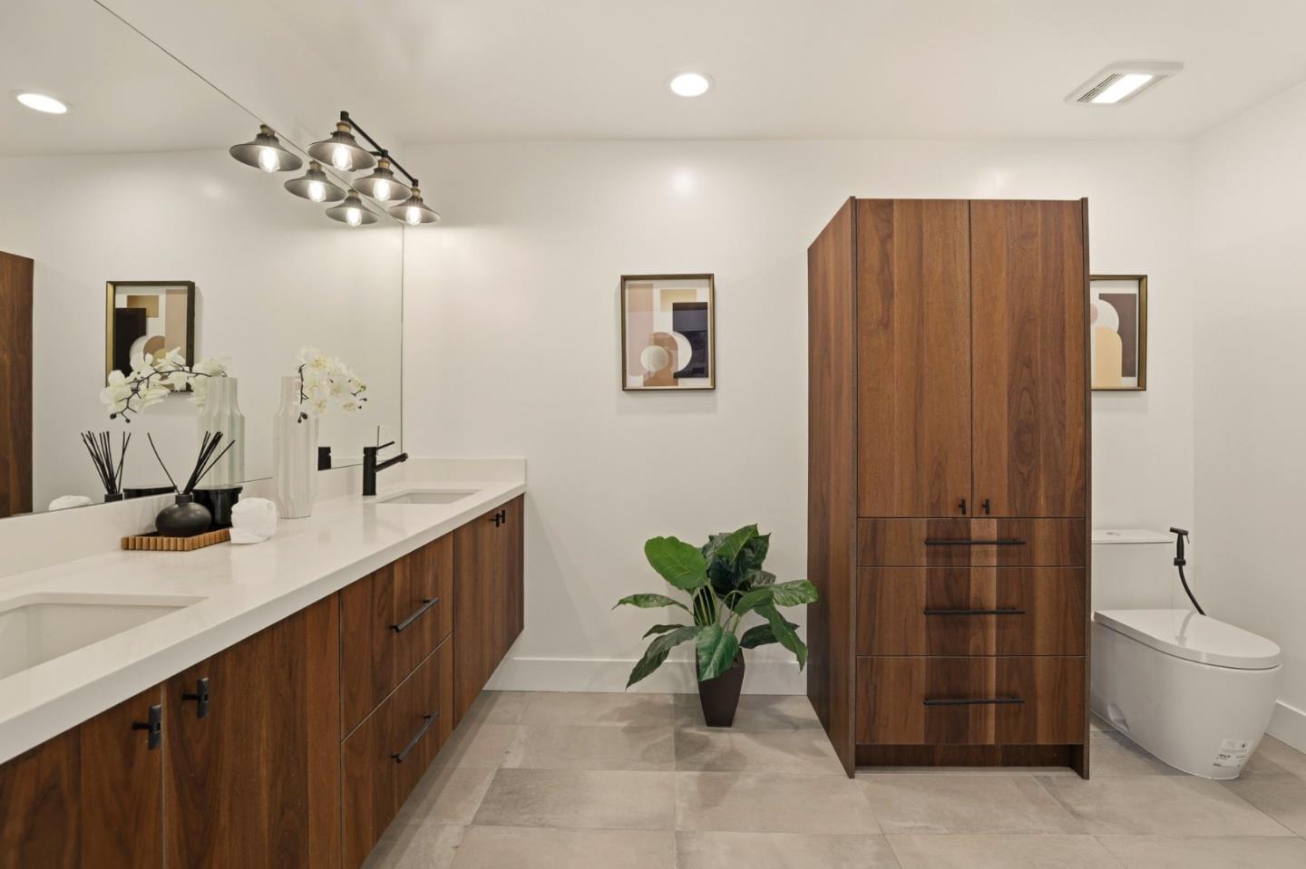 Detail Gallery Image 37 of 43 For 588 Craig Rd, Hillsborough,  CA 94010 - 5 Beds | 5 Baths