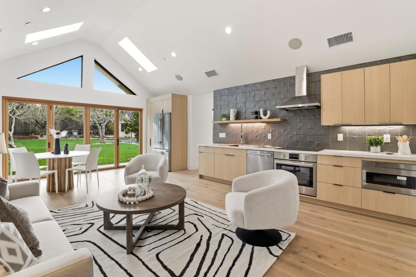 Detail Gallery Image 40 of 43 For 588 Craig Rd, Hillsborough,  CA 94010 - 5 Beds | 5 Baths