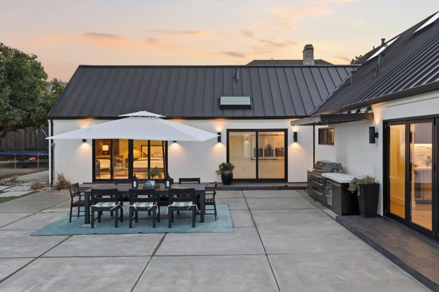 Detail Gallery Image 8 of 43 For 588 Craig Rd, Hillsborough,  CA 94010 - 5 Beds | 5 Baths