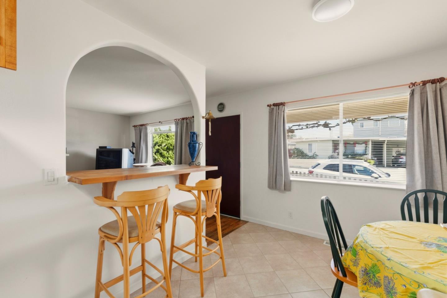 Detail Gallery Image 13 of 26 For 1313 Harding St, Seaside,  CA 93955 - 3 Beds | 2 Baths