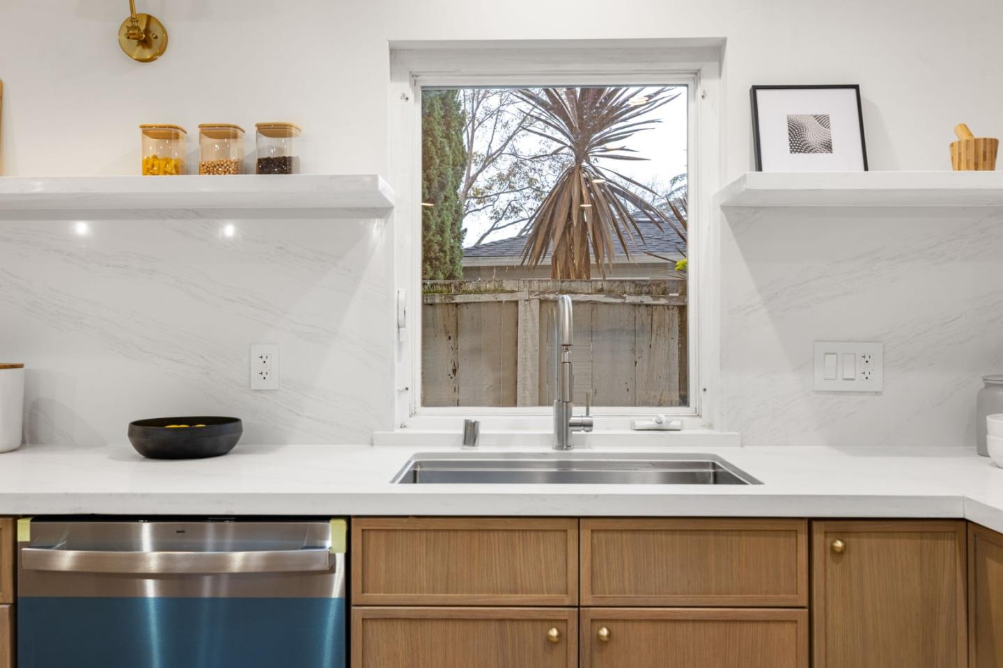 Detail Gallery Image 11 of 60 For 1218 Sanchez Way, Redwood City,  CA 94061 - 4 Beds | 3 Baths