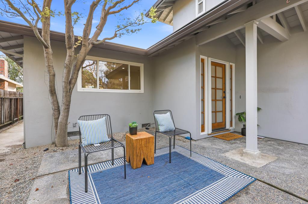 Detail Gallery Image 3 of 60 For 1218 Sanchez Way, Redwood City,  CA 94061 - 4 Beds | 3 Baths