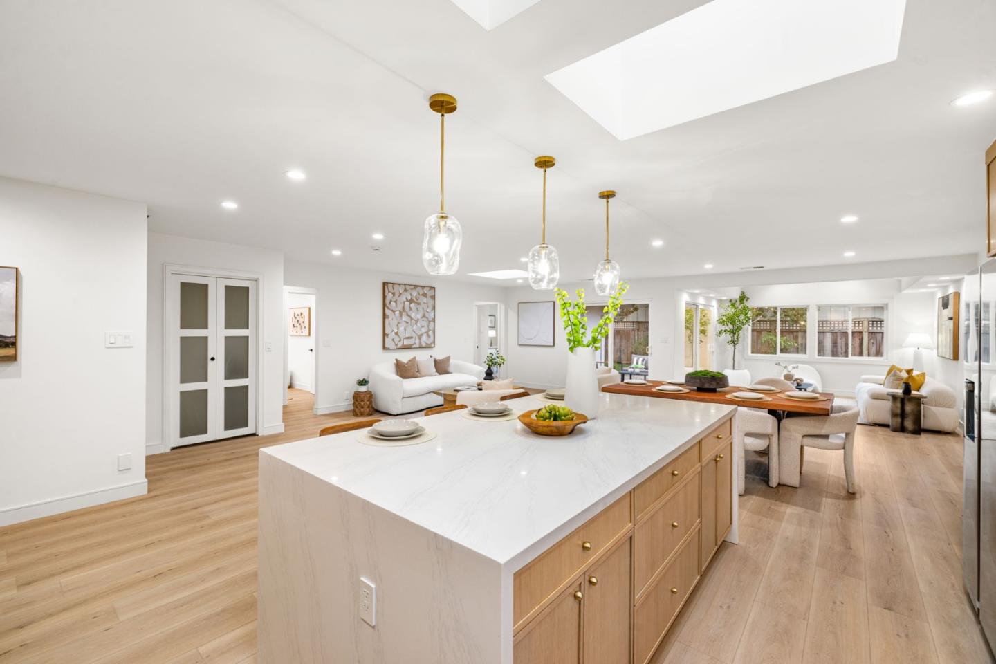 Detail Gallery Image 7 of 60 For 1218 Sanchez Way, Redwood City,  CA 94061 - 4 Beds | 3 Baths