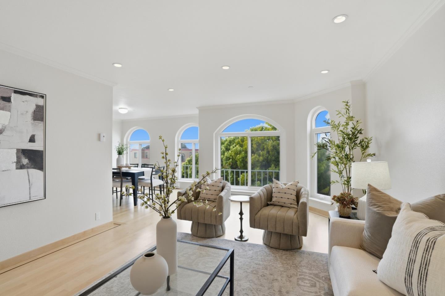 Detail Gallery Image 2 of 81 For 20 Dorado Ter #C,  San Francisco,  CA 94112 - 4 Beds | 2 Baths