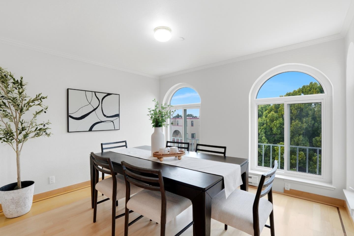 Detail Gallery Image 4 of 81 For 20 Dorado Ter #C,  San Francisco,  CA 94112 - 4 Beds | 2 Baths