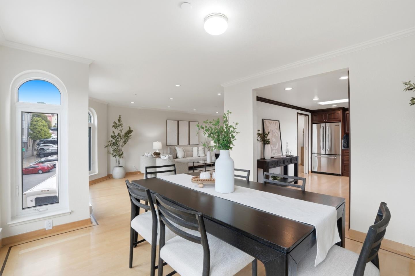 Detail Gallery Image 7 of 81 For 20 Dorado Ter #C,  San Francisco,  CA 94112 - 4 Beds | 2 Baths