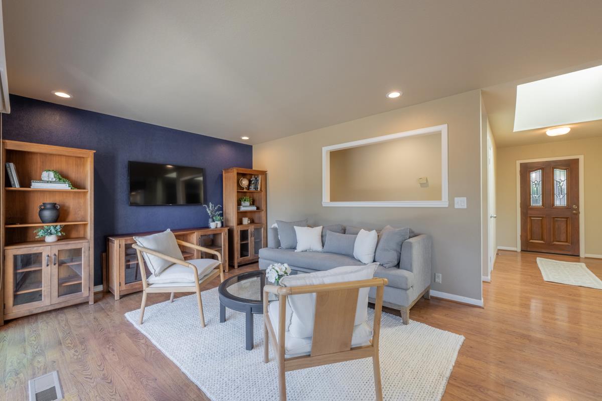 Detail Gallery Image 10 of 20 For 18795 Pesante Rd, Salinas,  CA 93907 - 3 Beds | 2 Baths