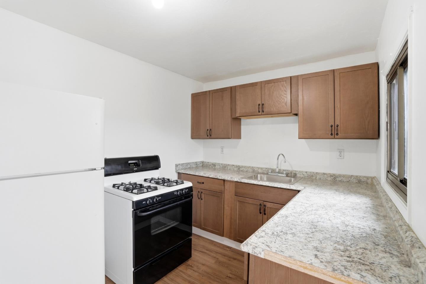 Detail Gallery Image 13 of 33 For 812 7th Ave, San Bruno,  CA 94066 - 2 Beds | 1 Baths