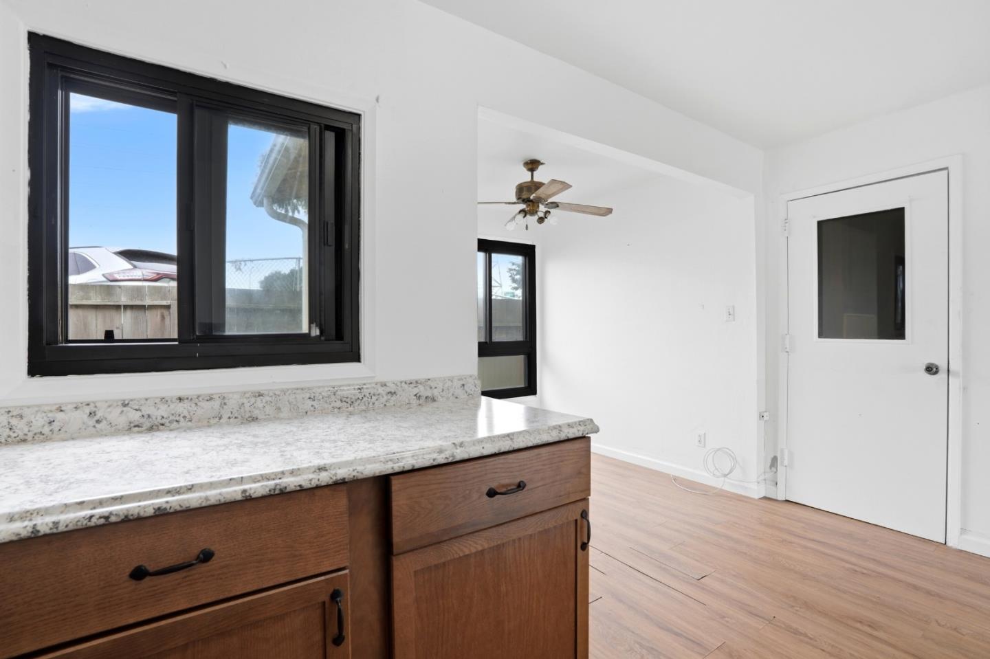 Detail Gallery Image 16 of 33 For 812 7th Ave, San Bruno,  CA 94066 - 2 Beds | 1 Baths