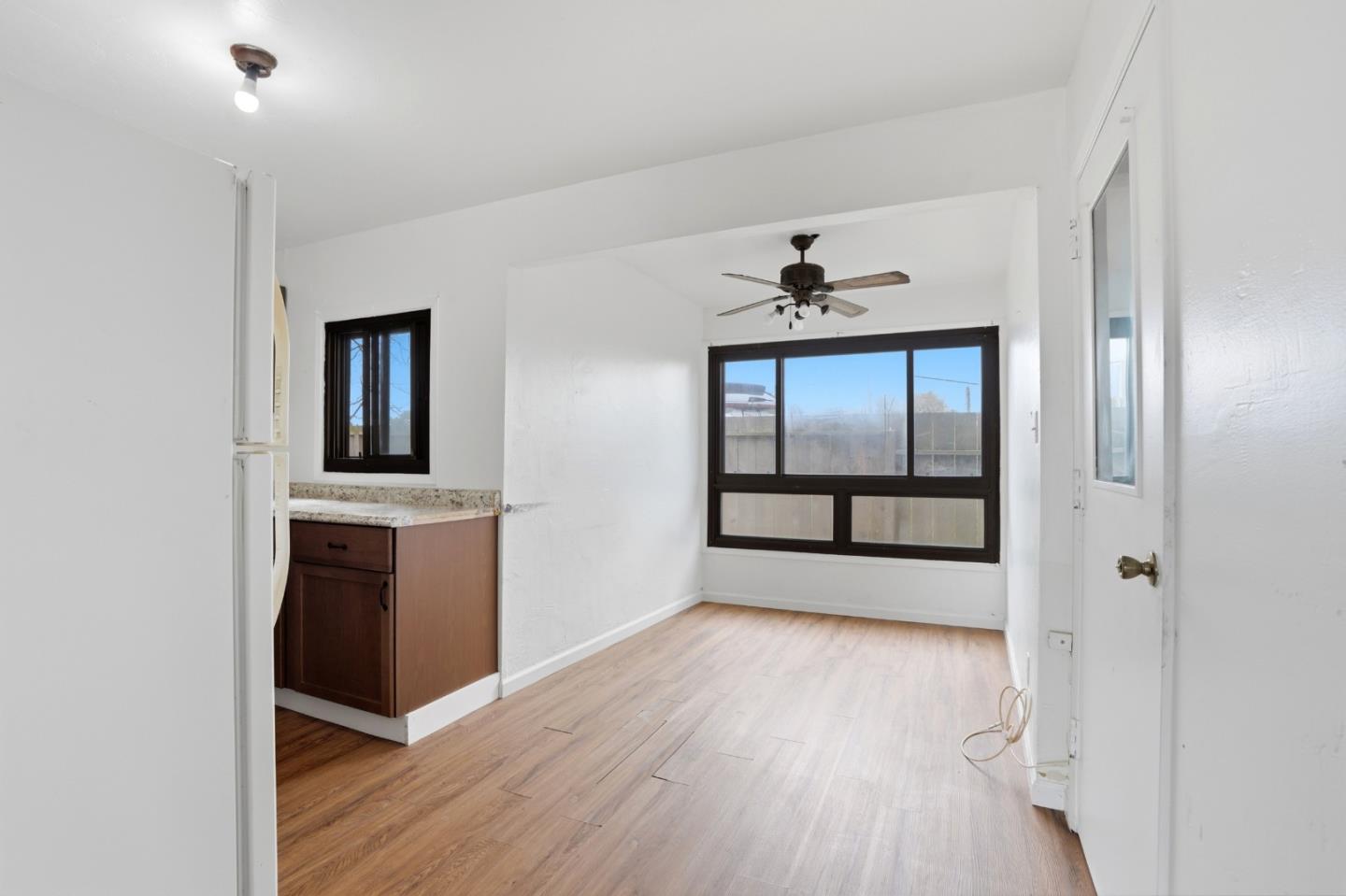 Detail Gallery Image 8 of 33 For 812 7th Ave, San Bruno,  CA 94066 - 2 Beds | 1 Baths