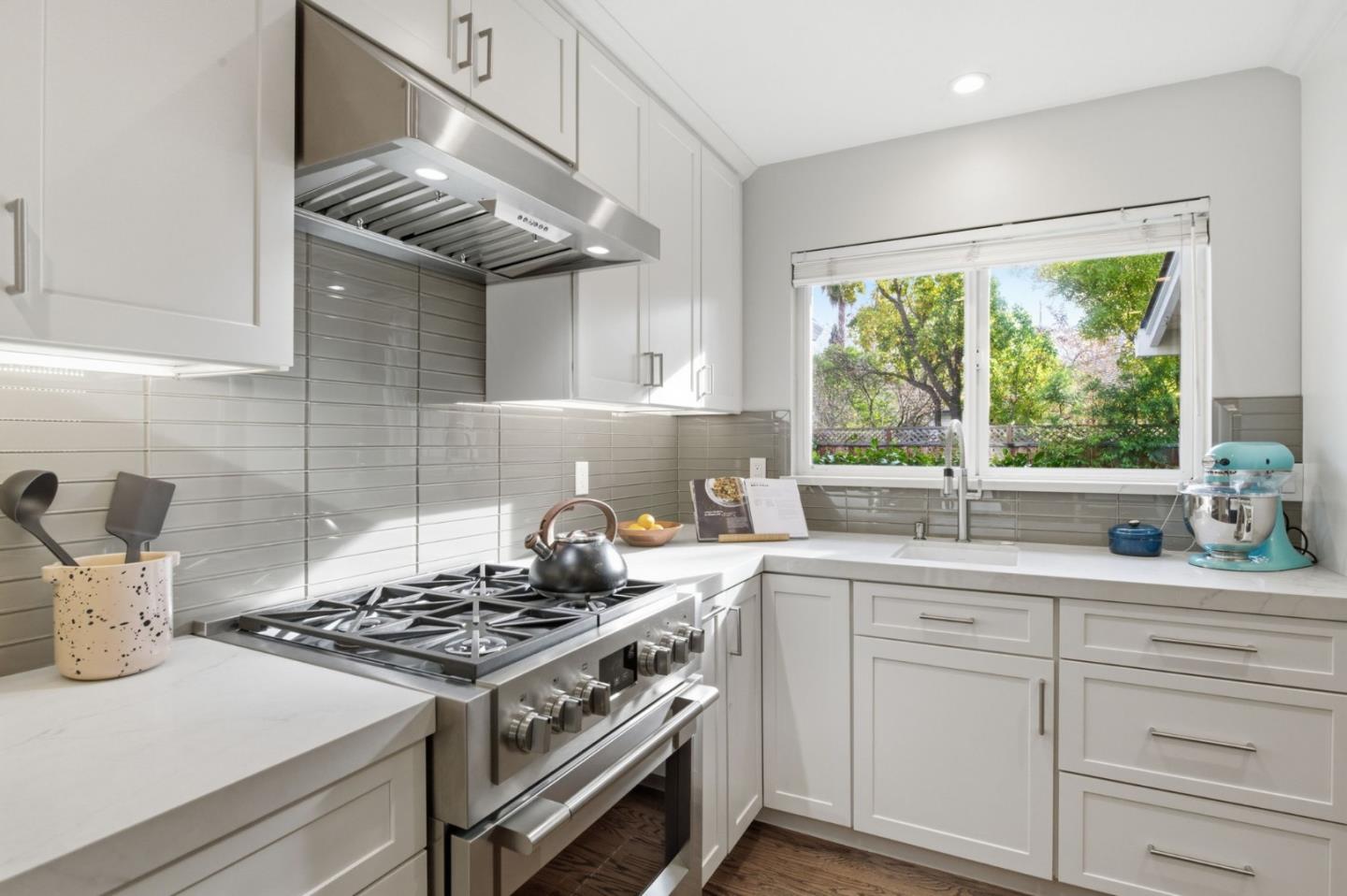 Detail Gallery Image 27 of 50 For 171 Santiago Ave, Redwood City,  CA 94061 - 3 Beds | 2 Baths