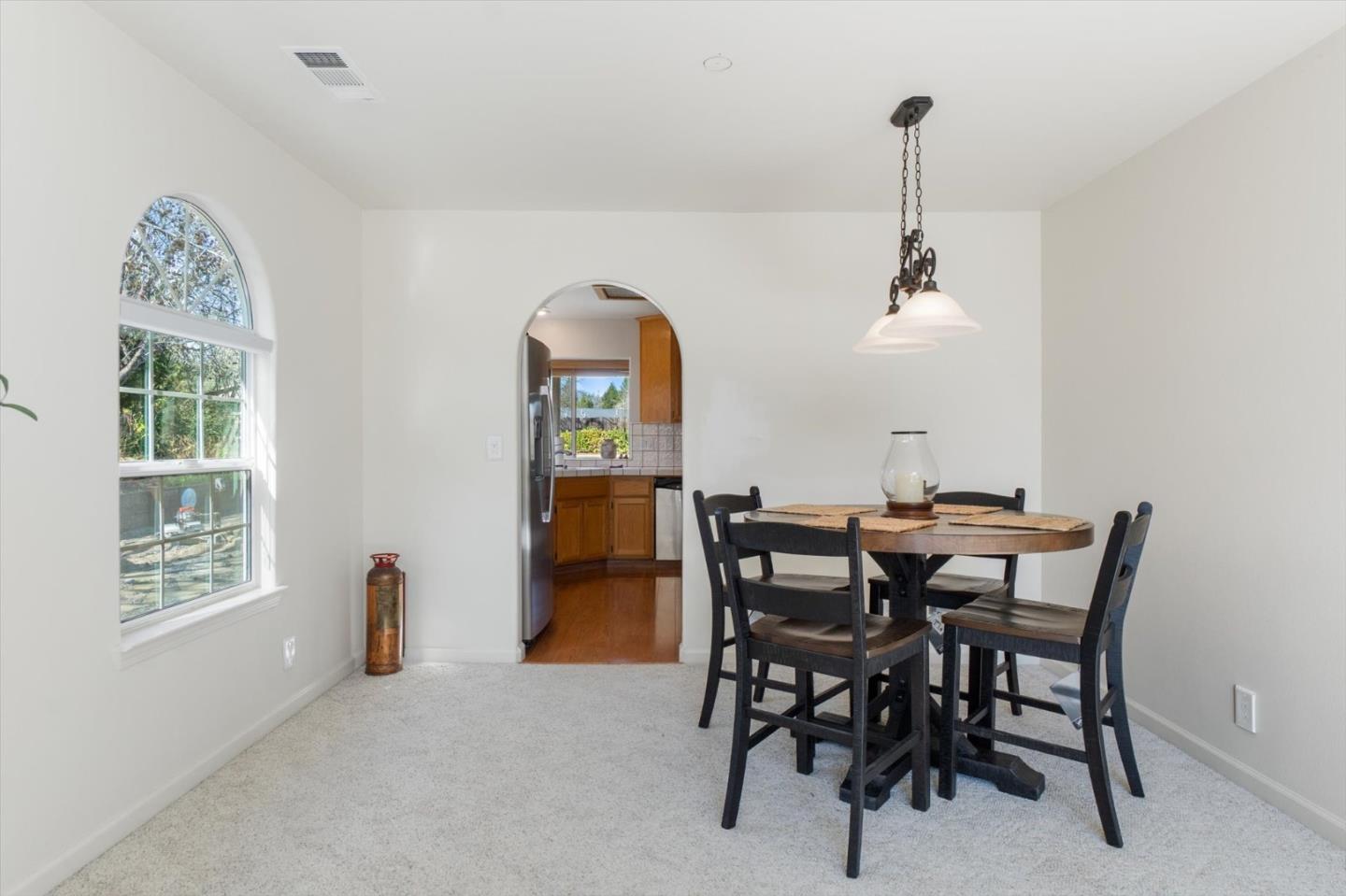 Detail Gallery Image 11 of 57 For 1426 Gladstone Ct, Redding,  CA 96001 - 3 Beds | 2 Baths