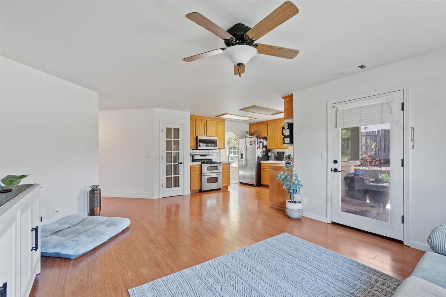 Detail Gallery Image 13 of 57 For 1426 Gladstone Ct, Redding,  CA 96001 - 3 Beds | 2 Baths