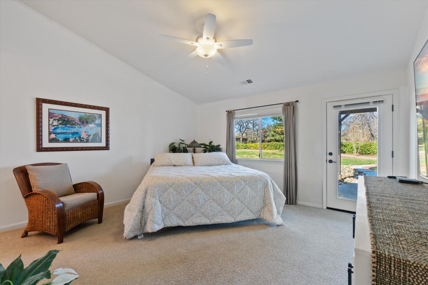 Detail Gallery Image 19 of 57 For 1426 Gladstone Ct, Redding,  CA 96001 - 3 Beds | 2 Baths