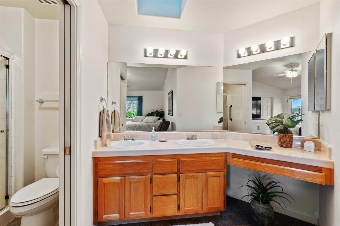 Detail Gallery Image 21 of 57 For 1426 Gladstone Ct, Redding,  CA 96001 - 3 Beds | 2 Baths