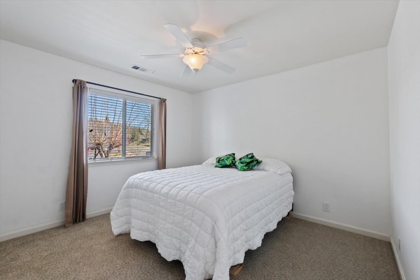 Detail Gallery Image 22 of 57 For 1426 Gladstone Ct, Redding,  CA 96001 - 3 Beds | 2 Baths