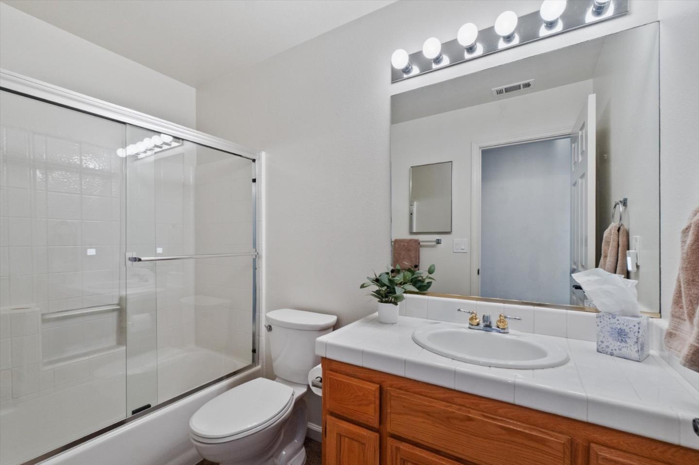 Detail Gallery Image 24 of 57 For 1426 Gladstone Ct, Redding,  CA 96001 - 3 Beds | 2 Baths