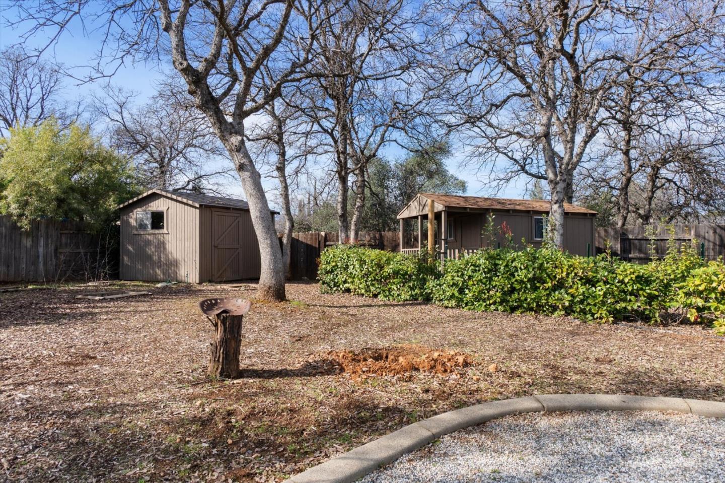 Detail Gallery Image 32 of 57 For 1426 Gladstone Ct, Redding,  CA 96001 - 3 Beds | 2 Baths