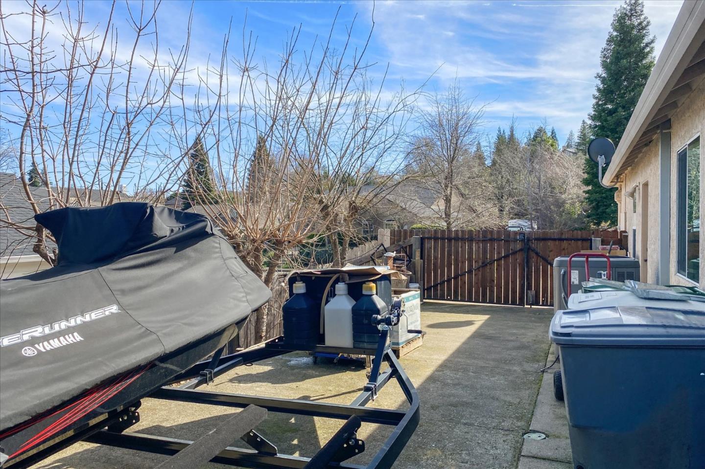 Detail Gallery Image 43 of 57 For 1426 Gladstone Ct, Redding,  CA 96001 - 3 Beds | 2 Baths