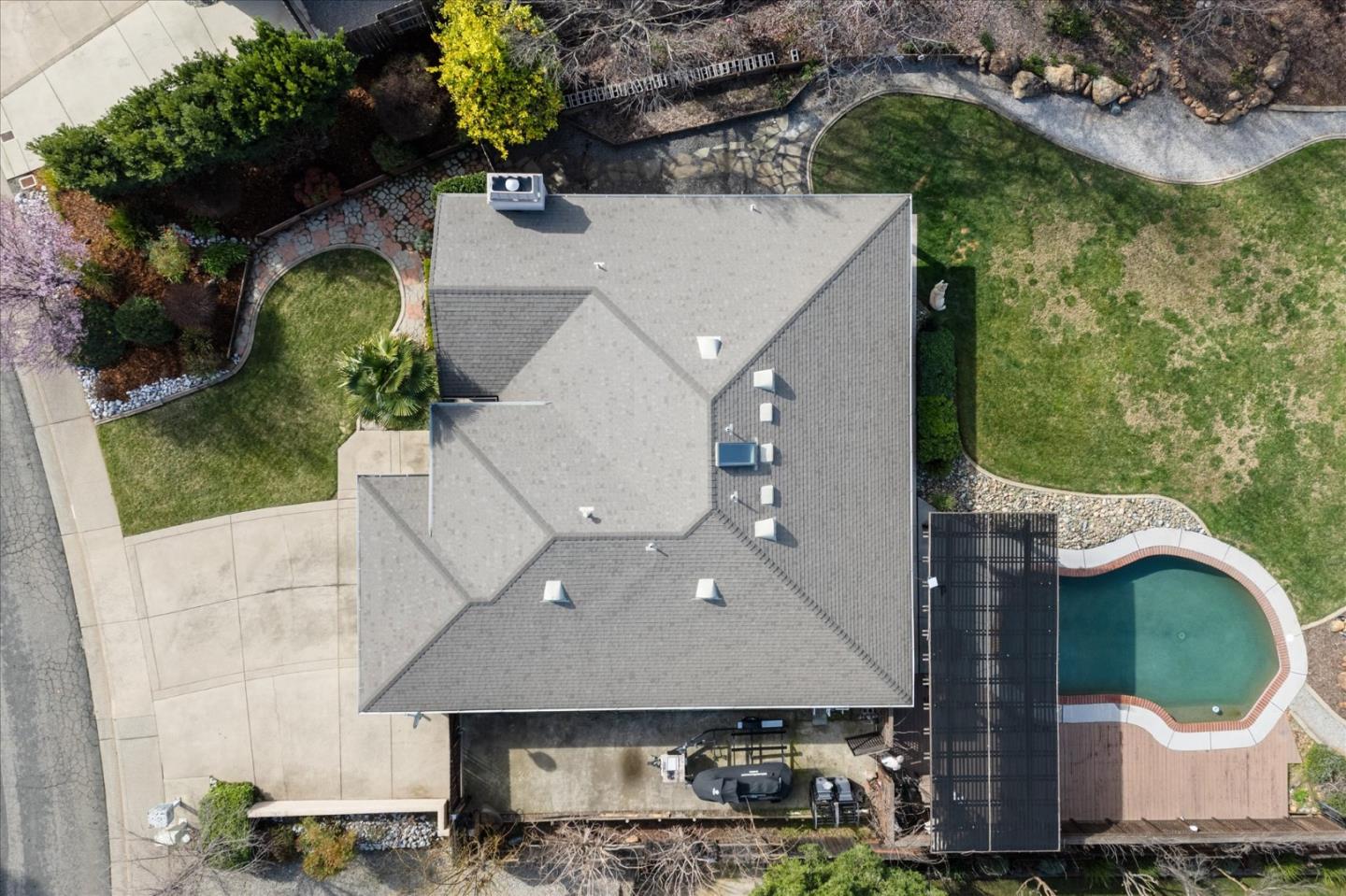 Detail Gallery Image 53 of 57 For 1426 Gladstone Ct, Redding,  CA 96001 - 3 Beds | 2 Baths