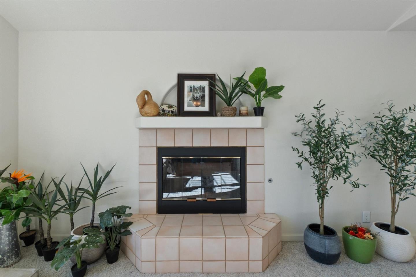 Detail Gallery Image 9 of 57 For 1426 Gladstone Ct, Redding,  CA 96001 - 3 Beds | 2 Baths