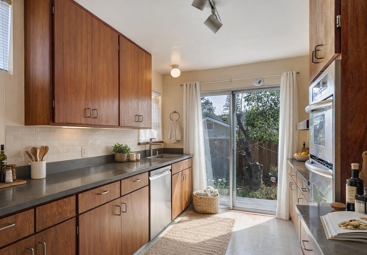 Detail Gallery Image 19 of 41 For 1731 Francis Ct, Belmont,  CA 94002 - 2 Beds | 1/1 Baths