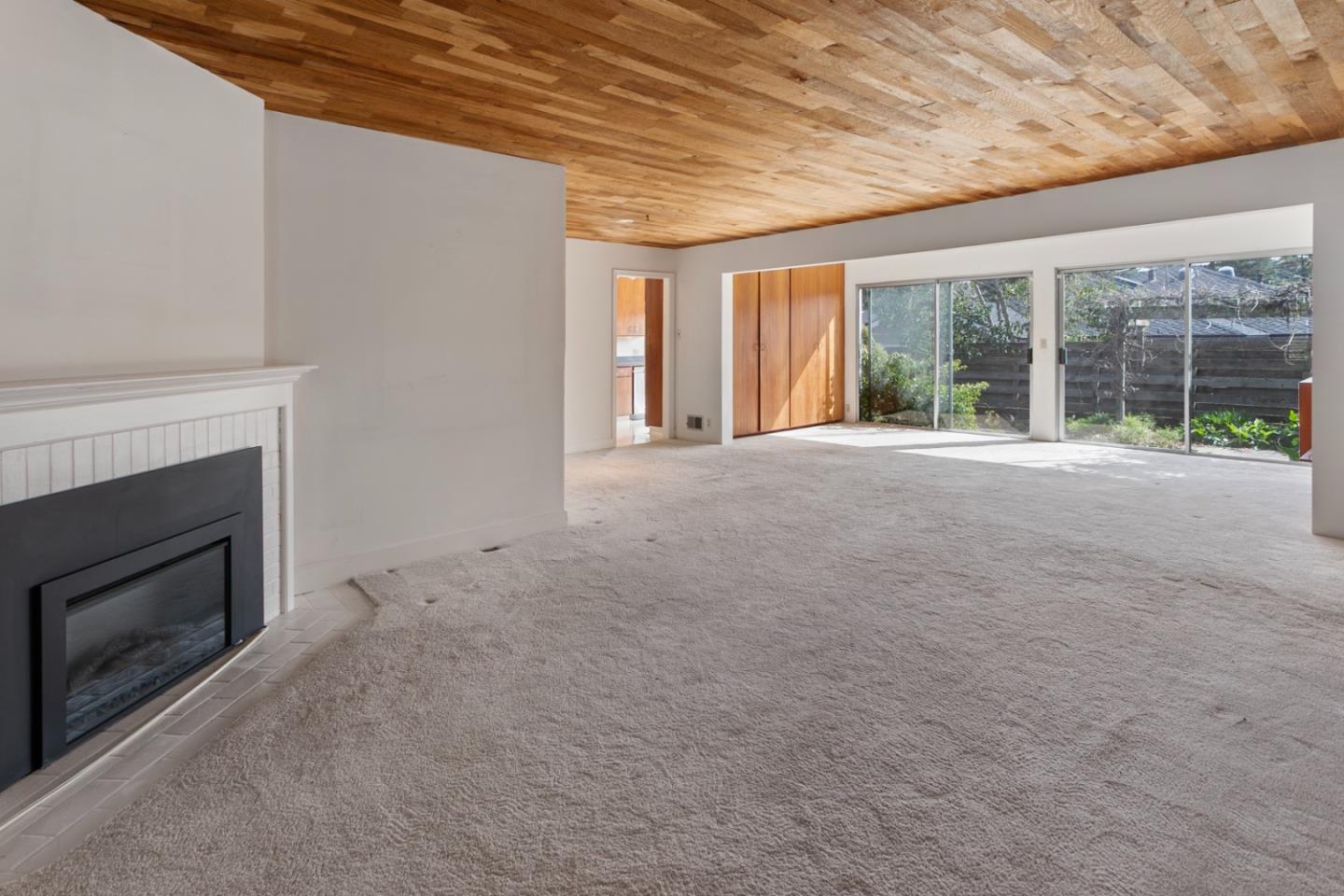 Detail Gallery Image 2 of 41 For 1731 Francis Ct, Belmont,  CA 94002 - 2 Beds | 1/1 Baths