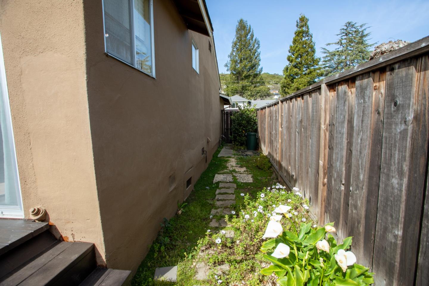 Detail Gallery Image 29 of 41 For 1731 Francis Ct, Belmont,  CA 94002 - 2 Beds | 1/1 Baths