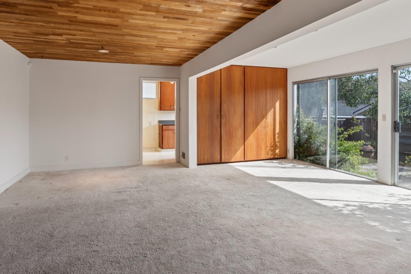 Detail Gallery Image 3 of 41 For 1731 Francis Ct, Belmont,  CA 94002 - 2 Beds | 1/1 Baths