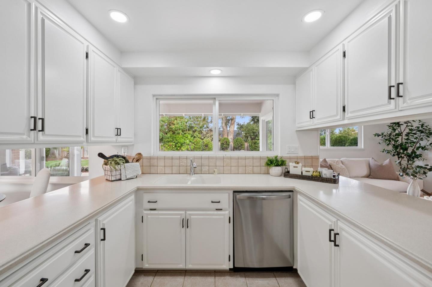 Detail Gallery Image 13 of 65 For 12135 Country Squire Way, Saratoga,  CA 95070 - 4 Beds | 2 Baths