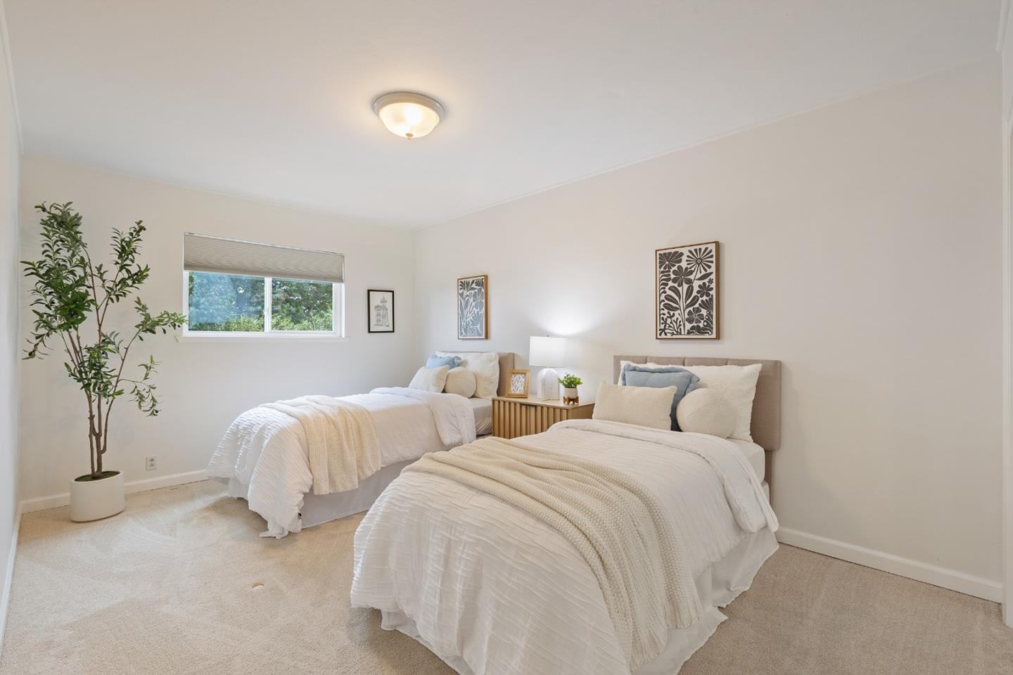 Detail Gallery Image 14 of 26 For 2910 Sherwood Dr, San Carlos,  CA 94070 - 3 Beds | 3 Baths