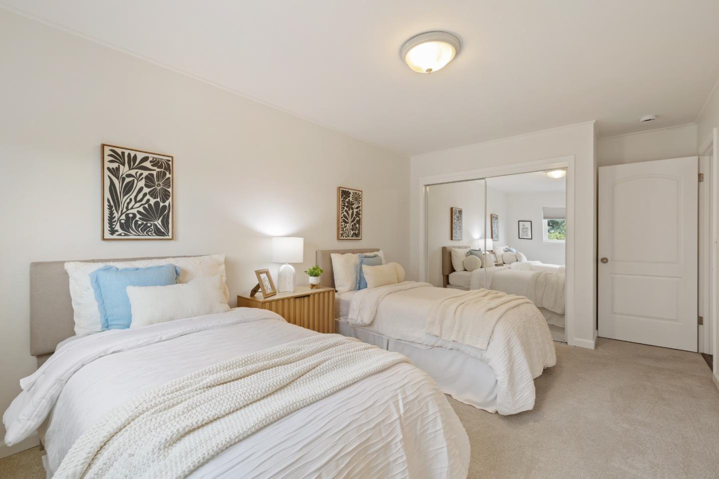 Detail Gallery Image 15 of 26 For 2910 Sherwood Dr, San Carlos,  CA 94070 - 3 Beds | 3 Baths