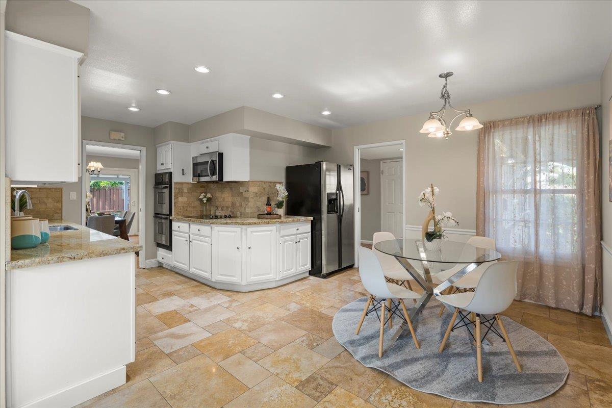 Detail Gallery Image 10 of 21 For 3689 Woodford Dr, San Jose,  CA 95124 - 3 Beds | 2 Baths