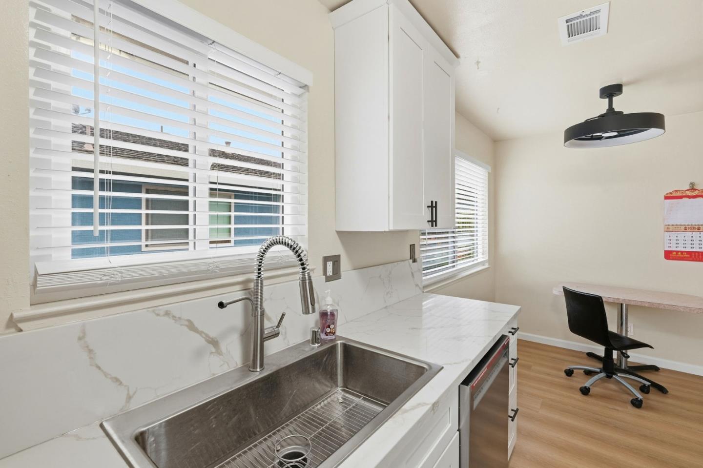 Detail Gallery Image 12 of 25 For 4355 Jade St #4,  Capitola,  CA 95010 - 2 Beds | 1 Baths