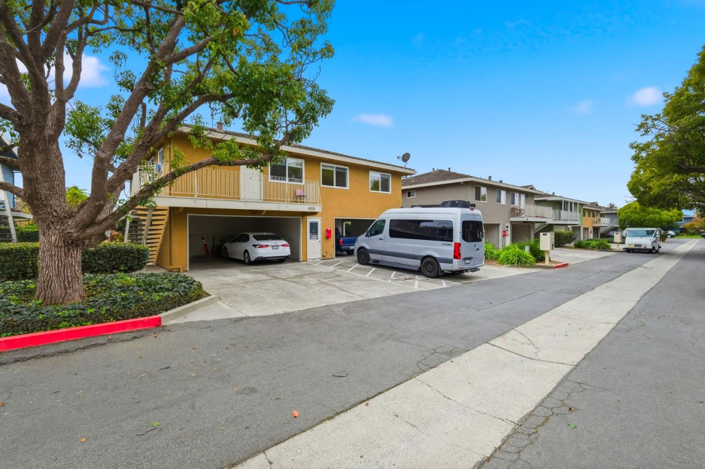 Detail Gallery Image 2 of 25 For 4355 Jade St #4,  Capitola,  CA 95010 - 2 Beds | 1 Baths