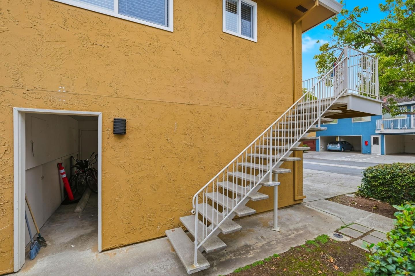 Detail Gallery Image 4 of 25 For 4355 Jade St #4,  Capitola,  CA 95010 - 2 Beds | 1 Baths