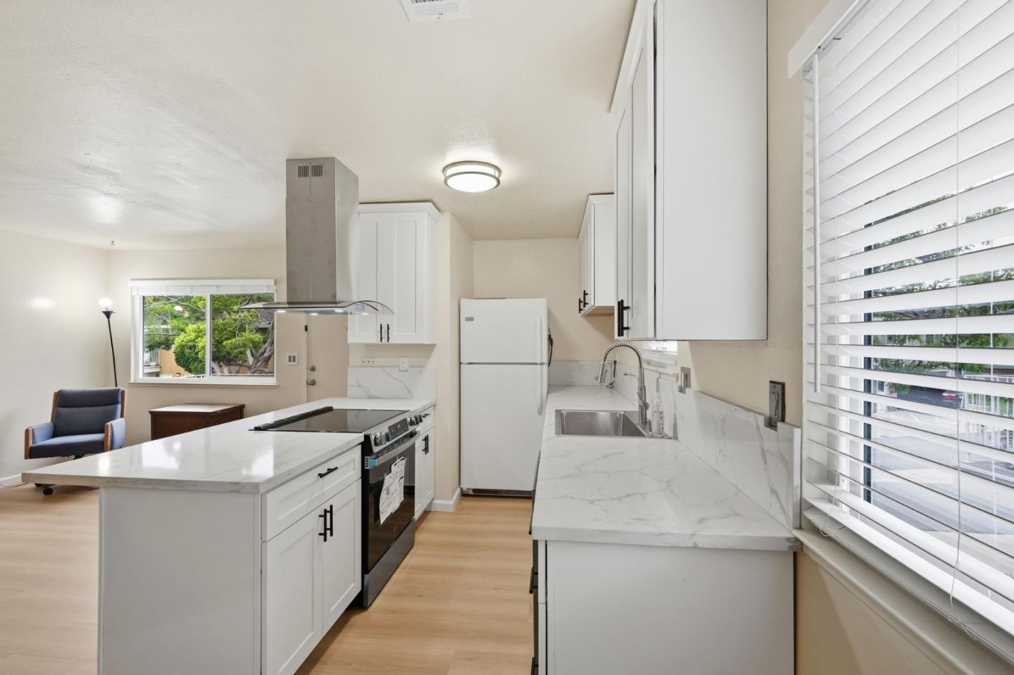 Detail Gallery Image 9 of 25 For 4355 Jade St #4,  Capitola,  CA 95010 - 2 Beds | 1 Baths