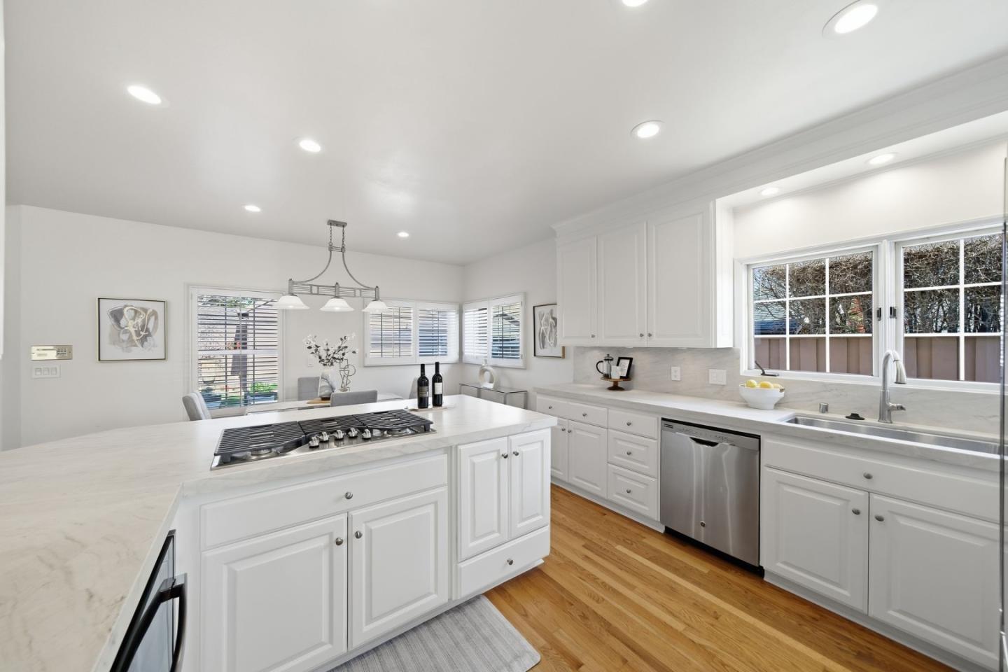 Detail Gallery Image 11 of 45 For 664 Morse St, San Jose,  CA 95126 - 4 Beds | 3 Baths