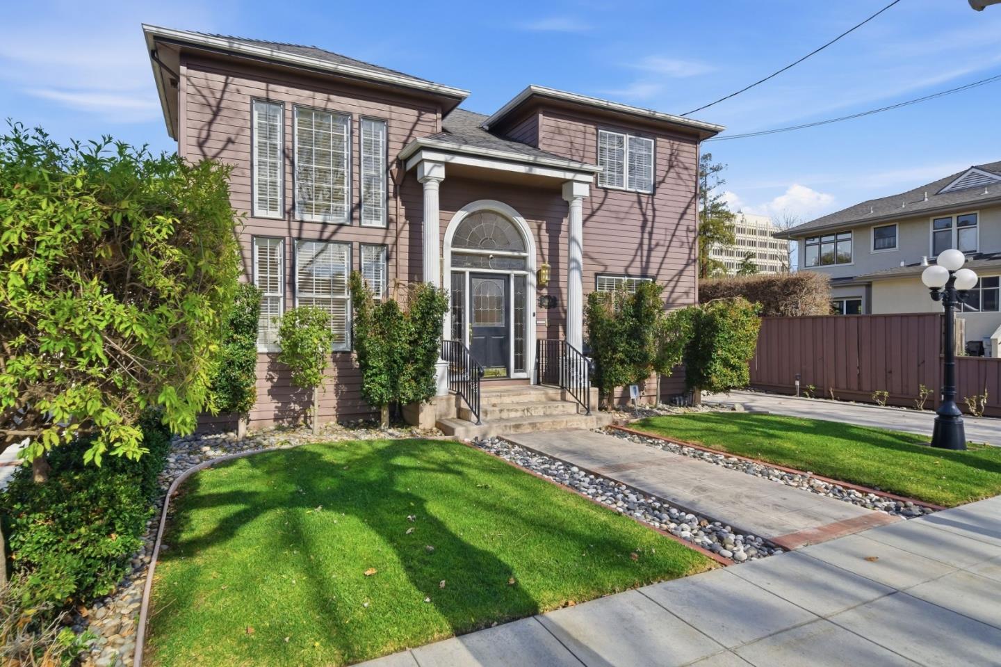 Detail Gallery Image 2 of 45 For 664 Morse St, San Jose,  CA 95126 - 4 Beds | 3 Baths