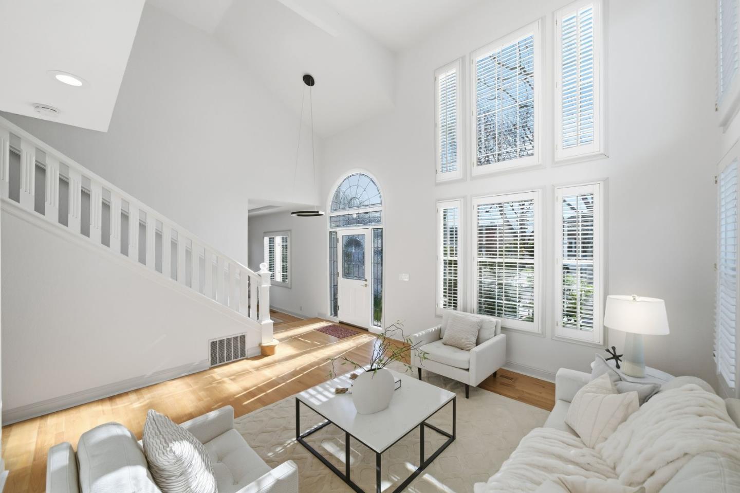 Detail Gallery Image 3 of 45 For 664 Morse St, San Jose,  CA 95126 - 4 Beds | 3 Baths