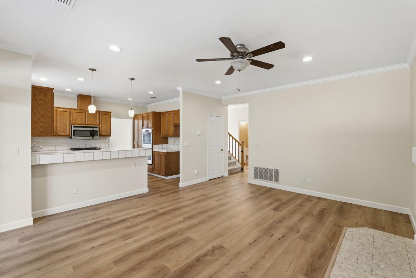 Detail Gallery Image 14 of 42 For 113 Derry Ct, Vacaville,  CA 95688 - 4 Beds | 2/1 Baths